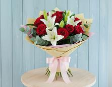 Букет цветов из:  Лилии и Розы в Молчаново