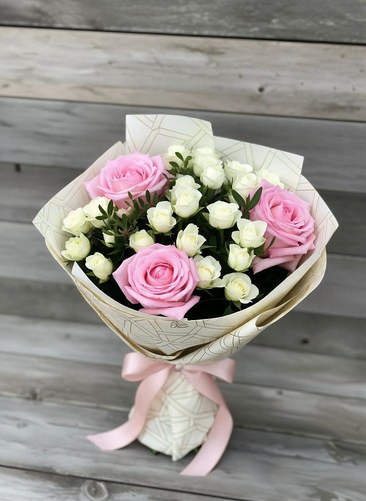 Букет цветов из: Розы в Молчаново