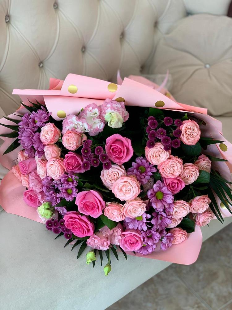 Букет цветов из: Хризантемы, Розы и Лизиантусы в Молчаново