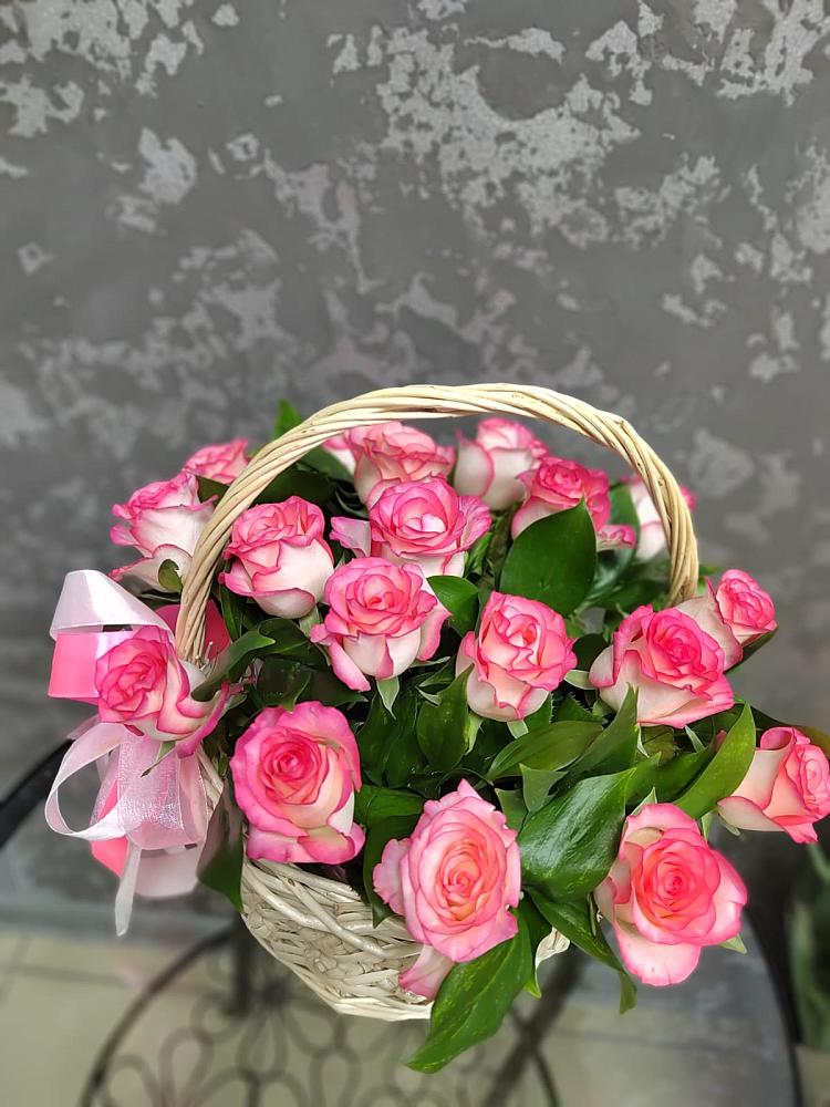 Цветочная композиция из Розы в корзине в Молчаново