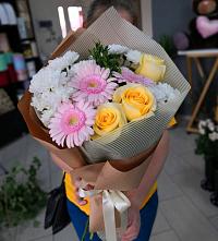 Букет цветов из:  Герберы, Розы и Хризантемы в Молчаново