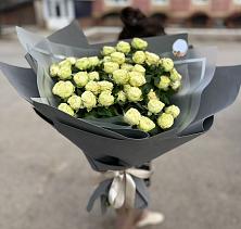 Букет Белые кустовые розы Солинеро в Молчаново