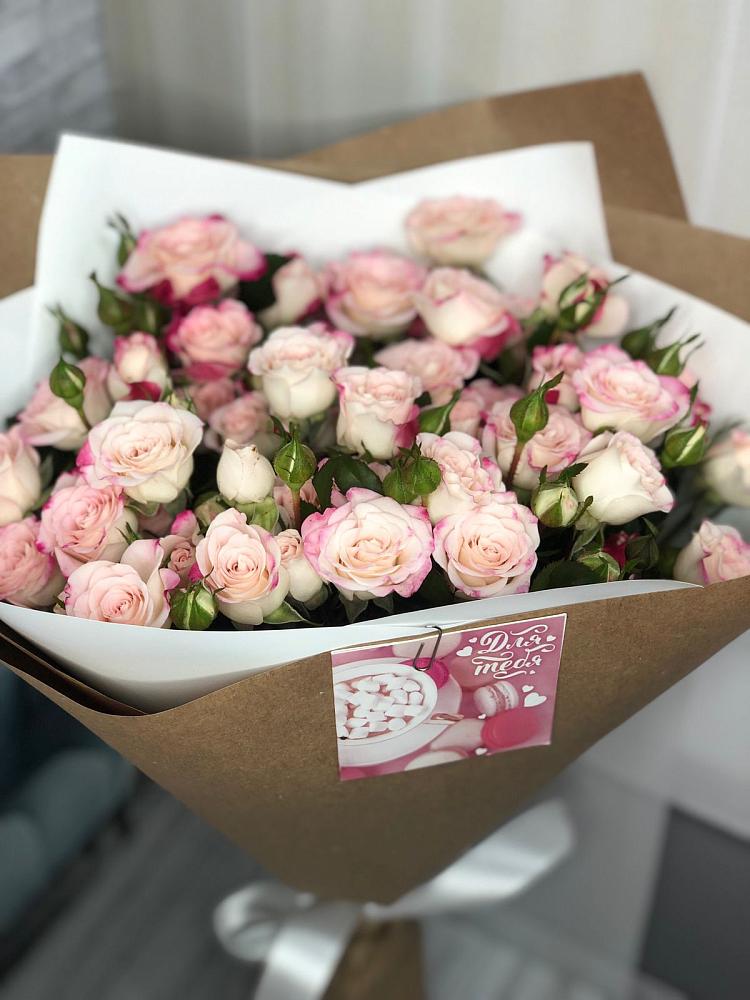 Букет цветов из: Розы в Молчаново