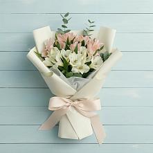 Букет цветов из:  Альстромерии #REPLACE_PRED# Молчаново