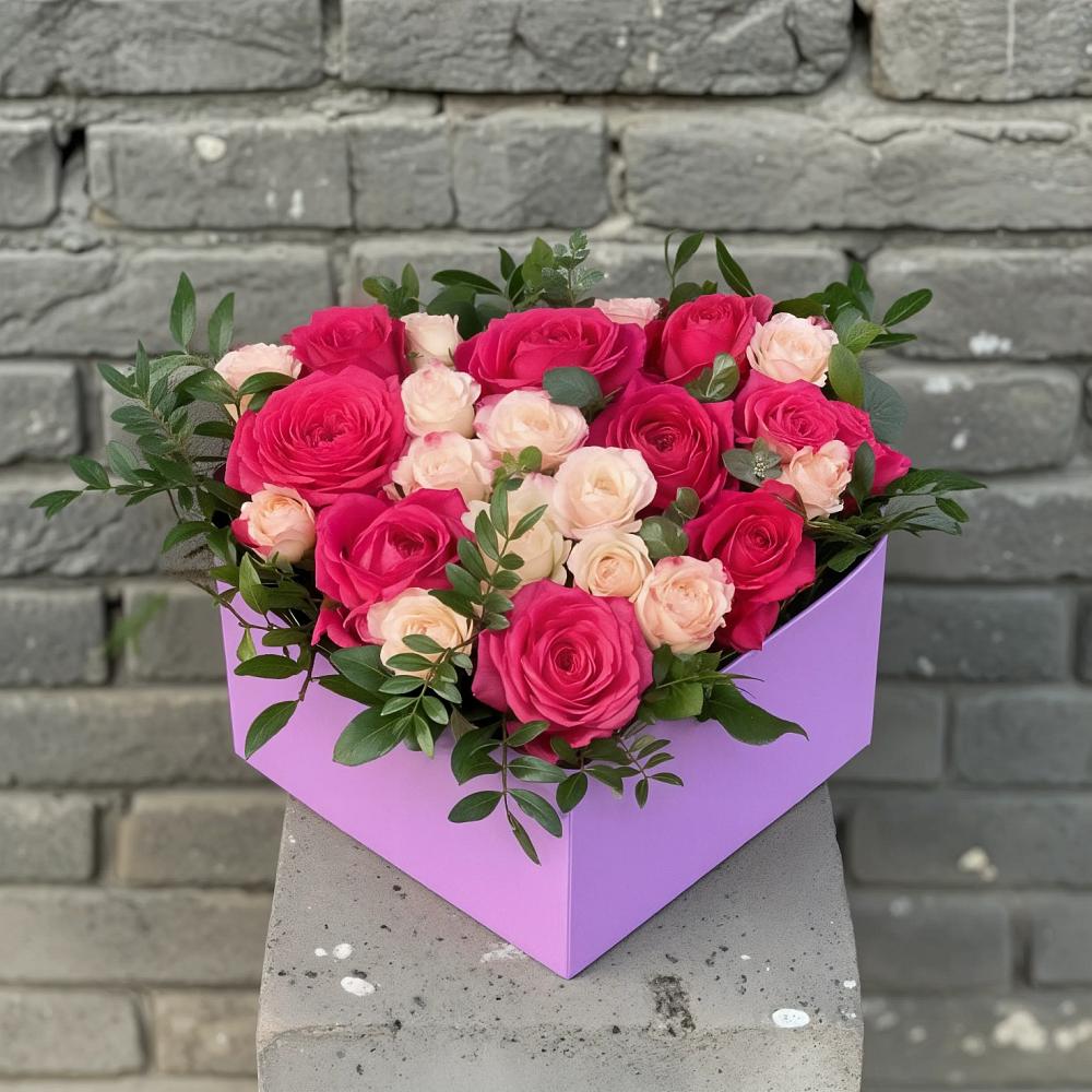 Цветочная композиция из Розы в коробке в Молчаново