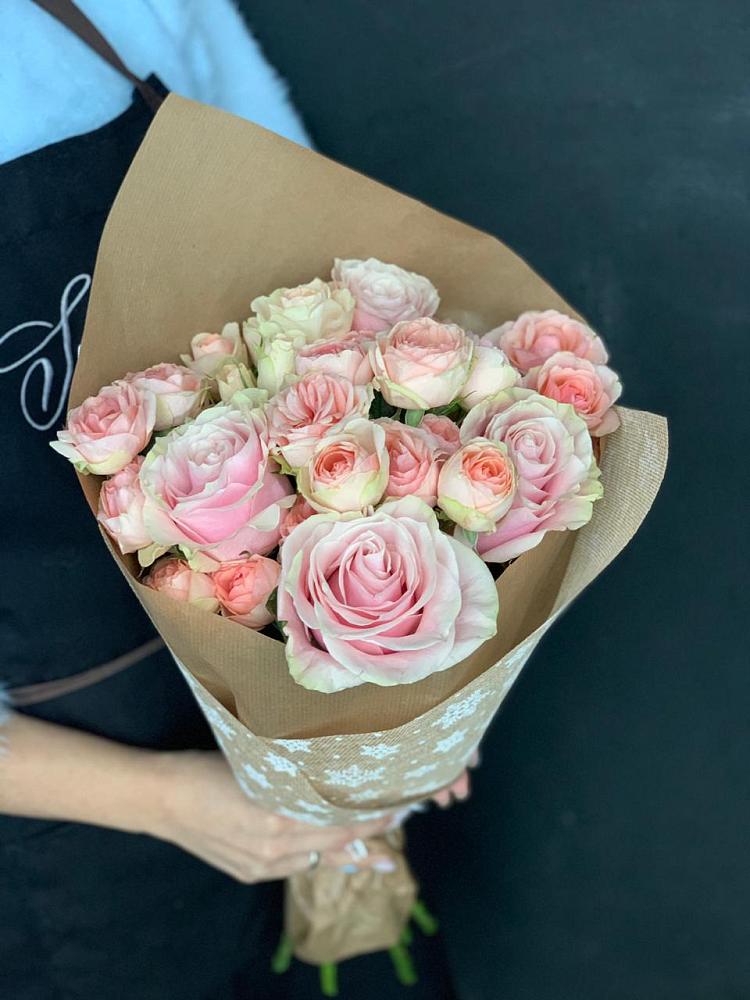 Букет цветов из: Хризантемы и Розы в Молчаново