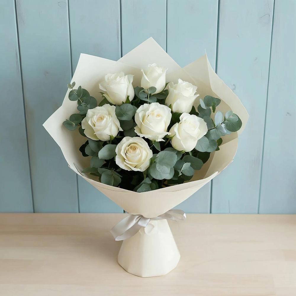 Букет Белые розы в Эвкалипте в Молчаново
