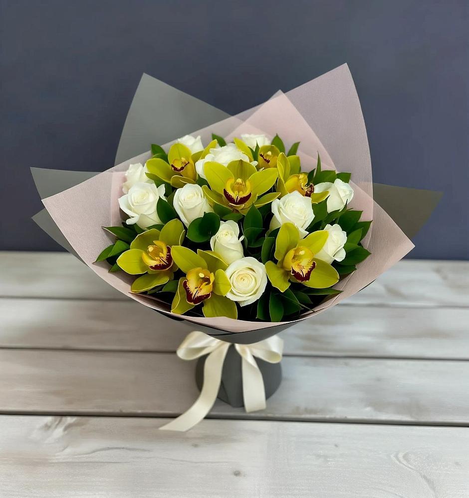 Букет цветов из: Орхидеи и Розы в Молчаново