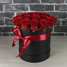 Цветочная композиция из Розы в шляпной коробке в Молчаново