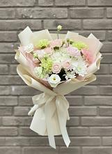 Букет цветов из:  Гвоздики, Розы, Лизиантусы и Хризантемы #REPLACE_PRED# Молчаново