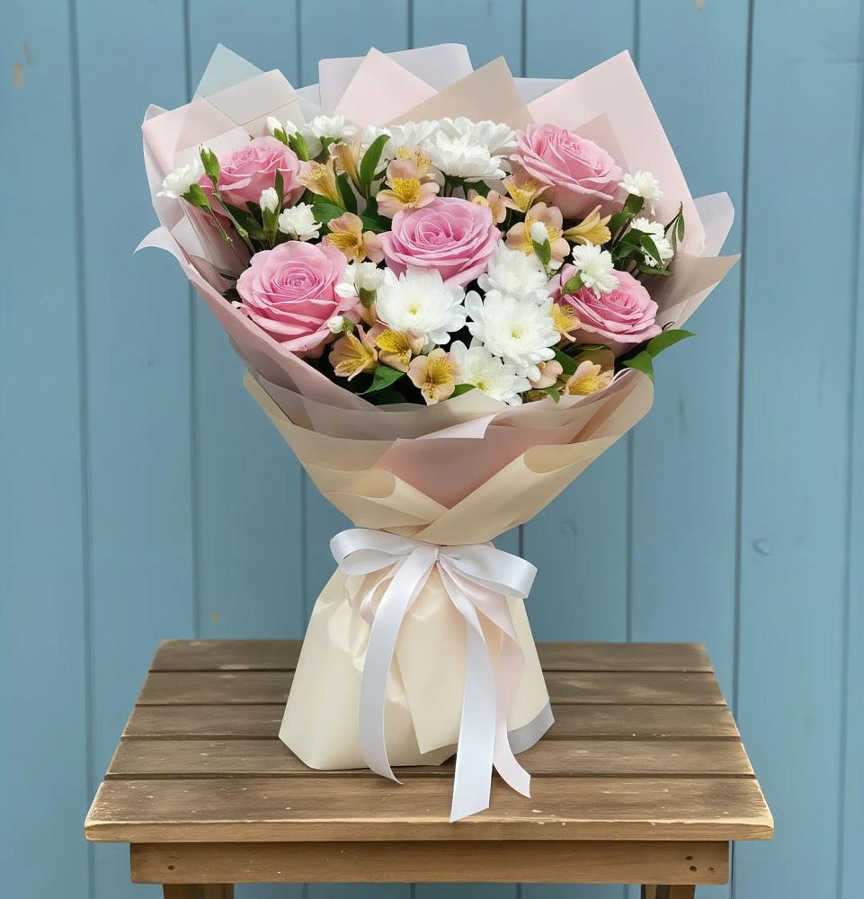 Букет цветов из: Гвоздики, Орхидеи и Розы в Молчаново