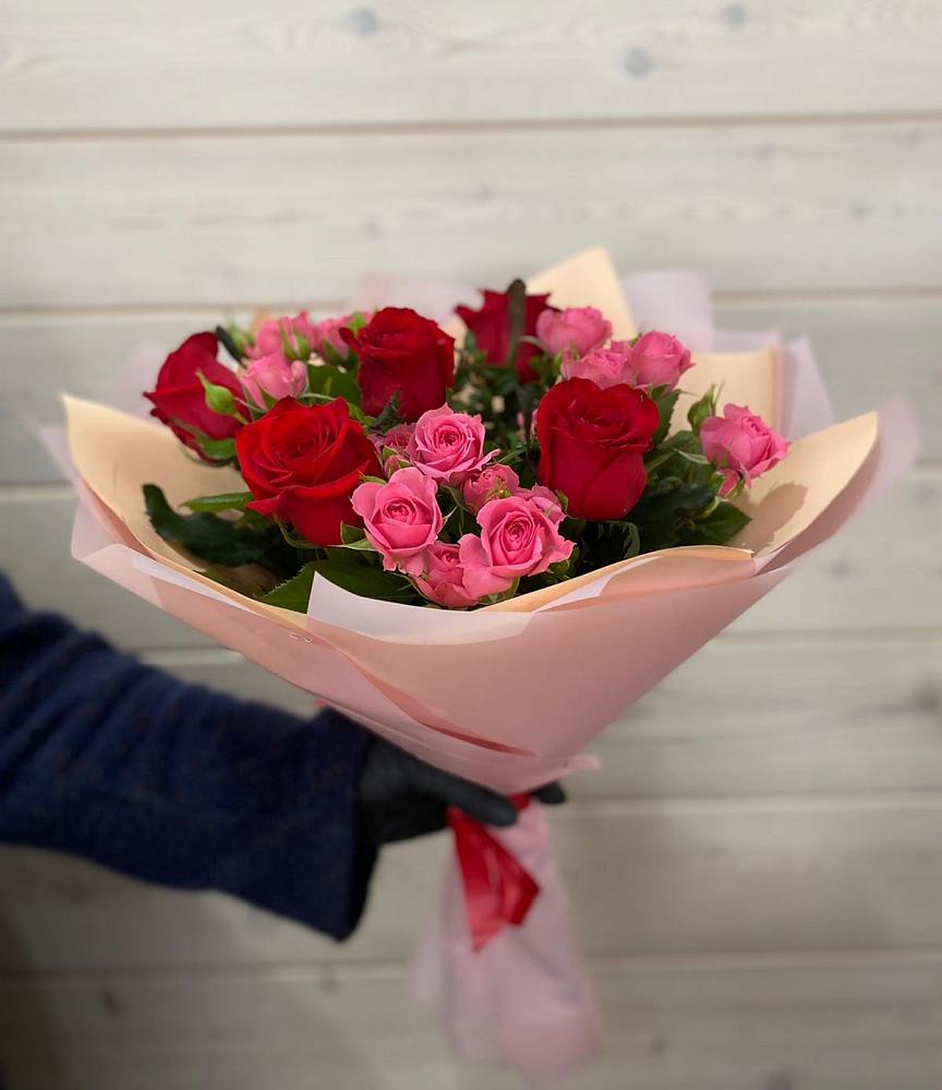 Букет цветов из: Розы в Молчаново