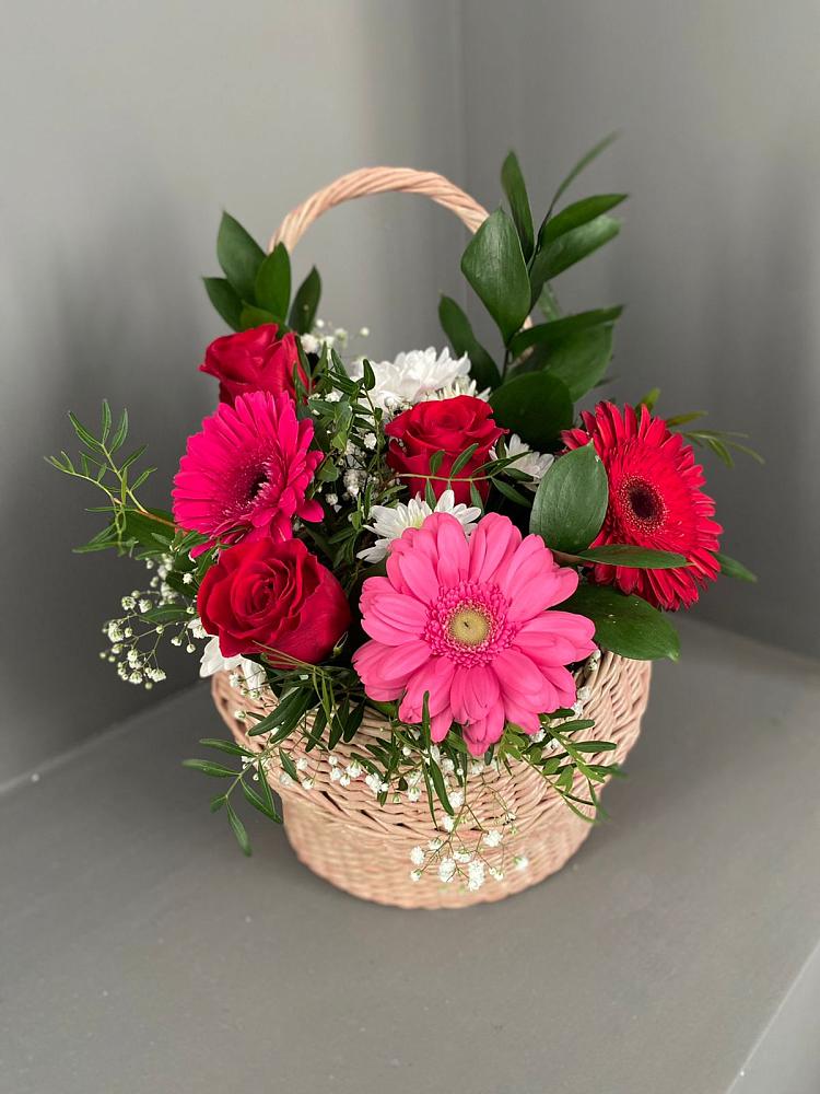 Цветочная композиция из Розы, Хризантемы и Герберы в корзине в Молчаново