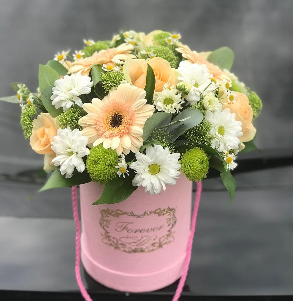 Цветочная композиция из Розы, Герберы и Хризантемы в шляпной коробке в Молчаново