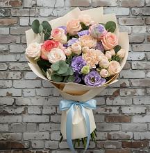 Букет цветов из:  Розы, Лизиантусы и Гвоздики #REPLACE_PRED# Молчаново