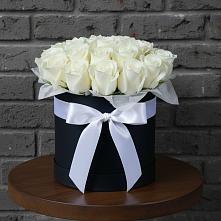 Цветочная композиция из Розы в шляпной коробке в Молчаново